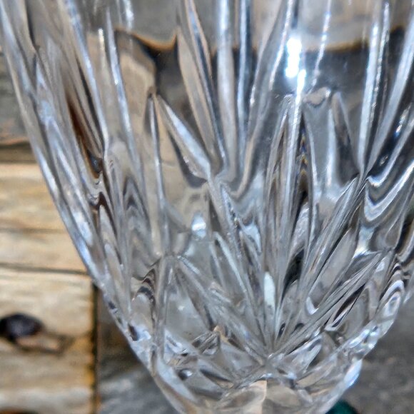 Oneida Blown Glass Crystal Wine Glass - Lucia - Leaded Crystal. - Picture 3 of 5